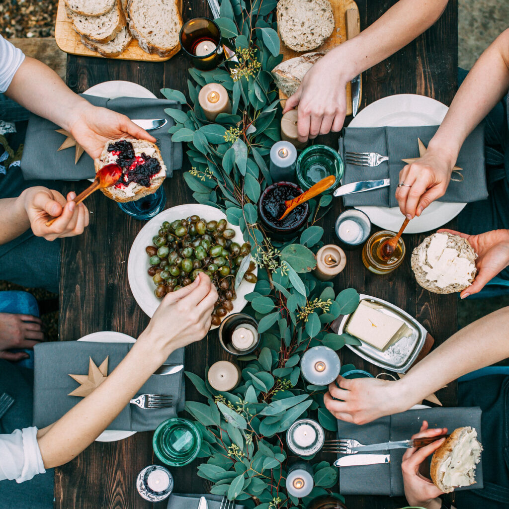 A Food Lover’s Guide to Lakefront Homes: Where to Eat, Sip, and Savor in Avon Lake’s Premiere Neighborhood